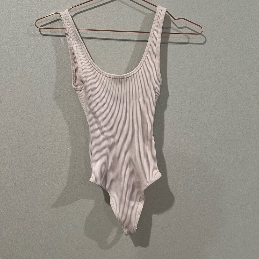 Aritzia Ribbed Light Pink Bodysuit